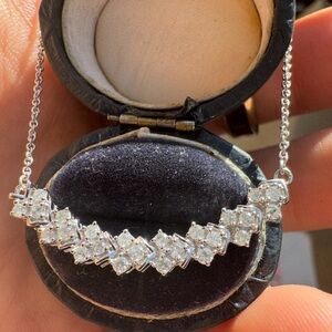 Solid 10k white gold genuine sparkly clean diamond necklace$1299
